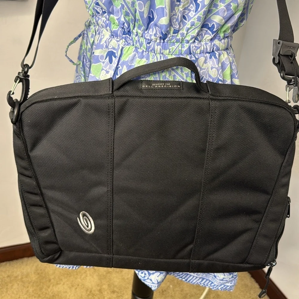 Timbuk2 Black Nylon Laptop Bag Messenger Bag Crossbody TOT9356A